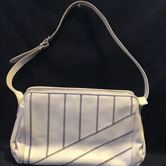 Fendi Handbags - Last price dropAuthentic FENDI Purse makean offer